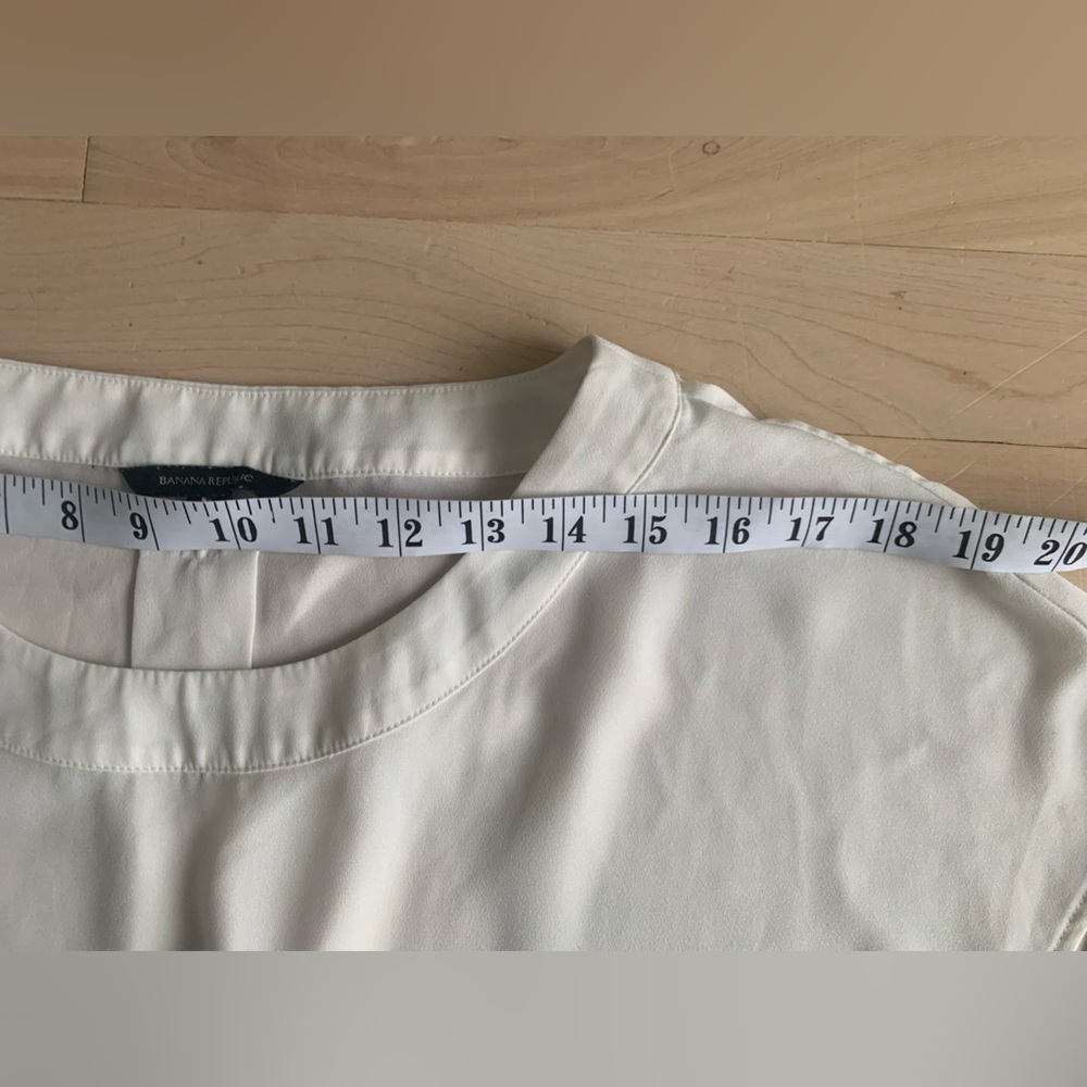 BANANA REPUBLIC - Ivory Minimalist Blouse | Effortless Draped Fit - Picture 6 of 9